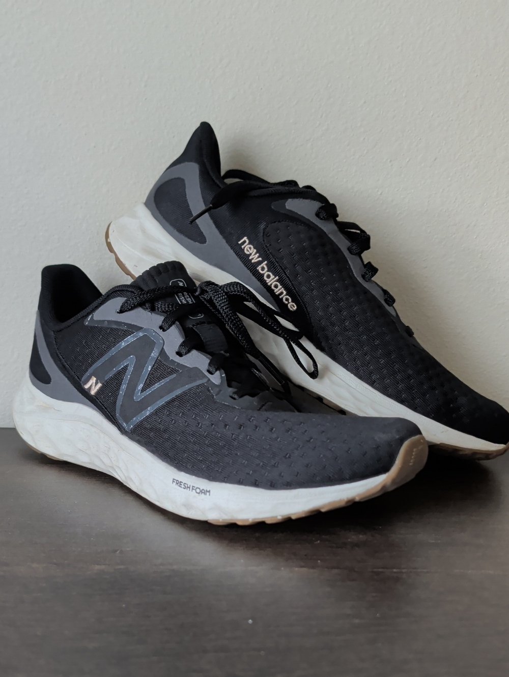 New Balance Women's Fresh Foam Arishi v4 Black and White Athletic Running Shoes